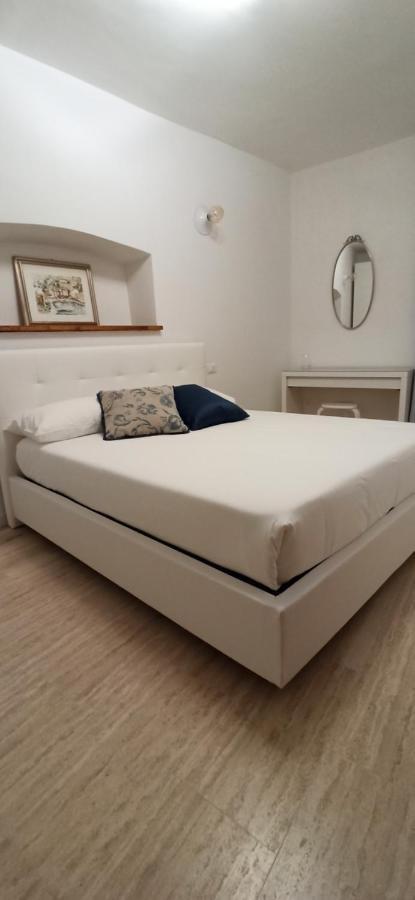 Dimora Tra Ciuchi E Poeti Apartment L'Aquila Ngoại thất bức ảnh